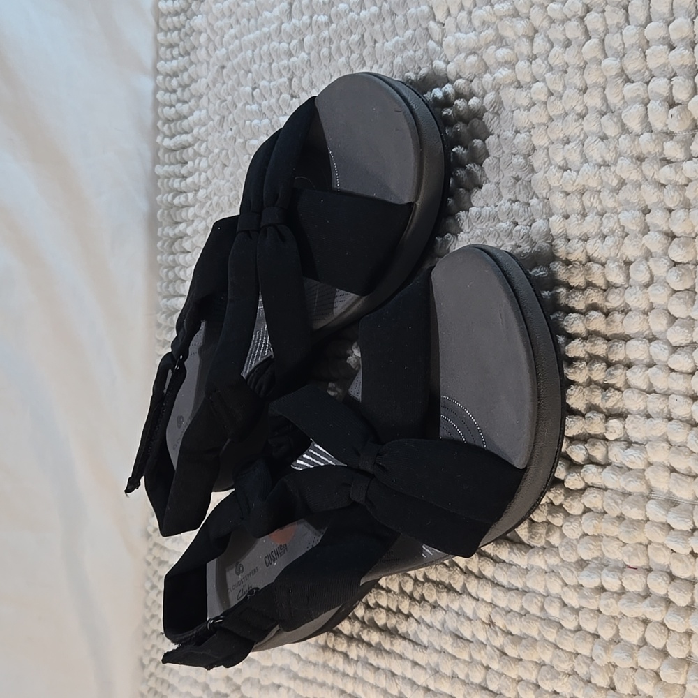 Clarks Cloudsteppers Arla Mae Bow Sandals size 8